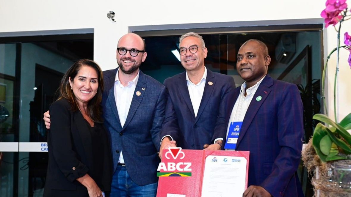 ABCZ firma acordo de cooperação com a Nigéria durante a 91ª ExpoZebu