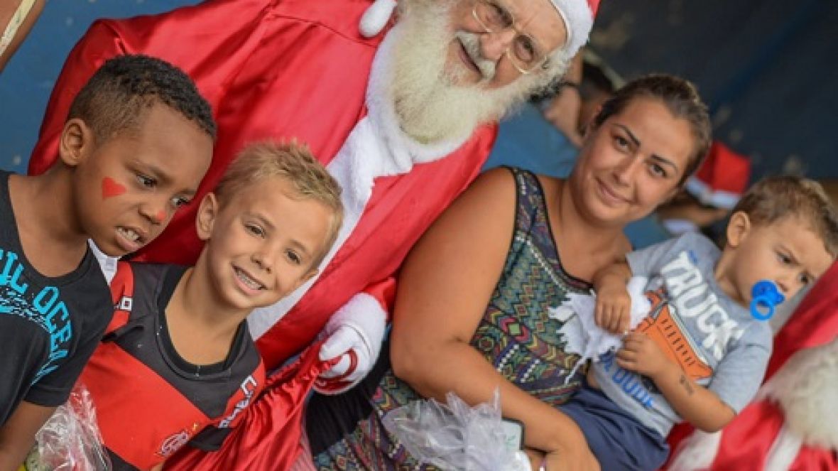 ABCZ, Zebu do Bem e parceiros entregam brinquedos em bairros carentes de Uberaba