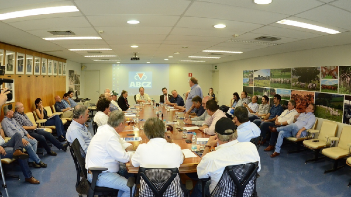 Conselho Consultivo da ABCZ reúne-se na ExpoZebu