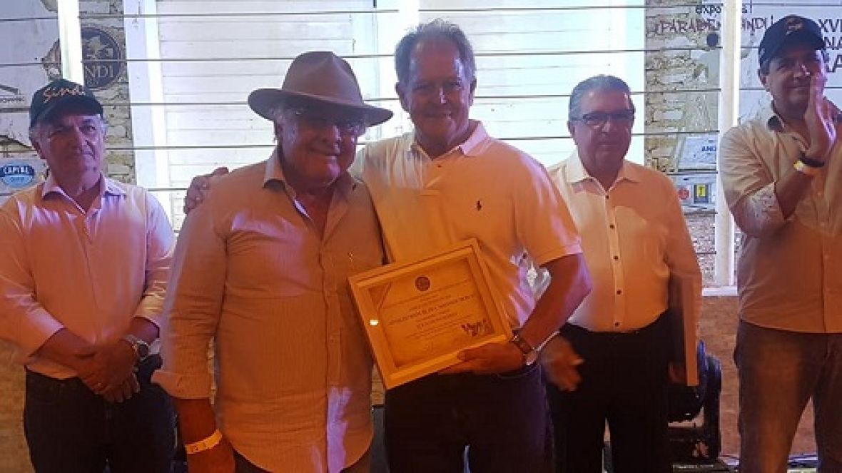 Presidente e vice-presidente da ABCZ recebem homenagens na XVI Exposição Nacional da Raça Sindi