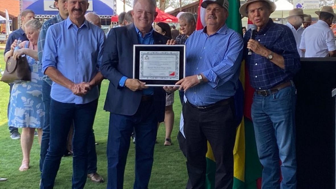 Presidente da ABCZ recebe título de cidadão rio-pretense