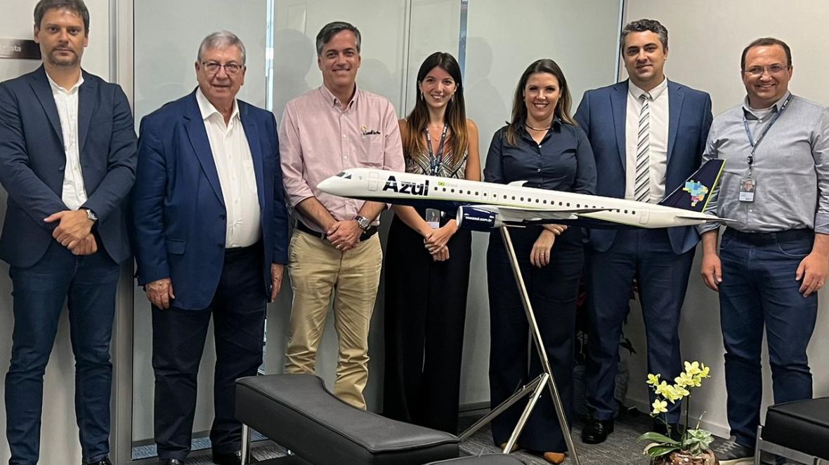 Presidente da ABCZ participa de reunião por  mais voos para Uberaba