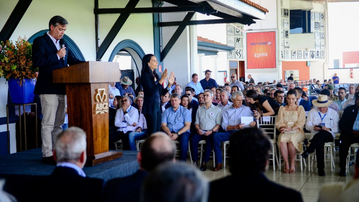 ABCZ recebe Voto de Aplauso do Senado Federal pela realização da 88ª ExpoZebu