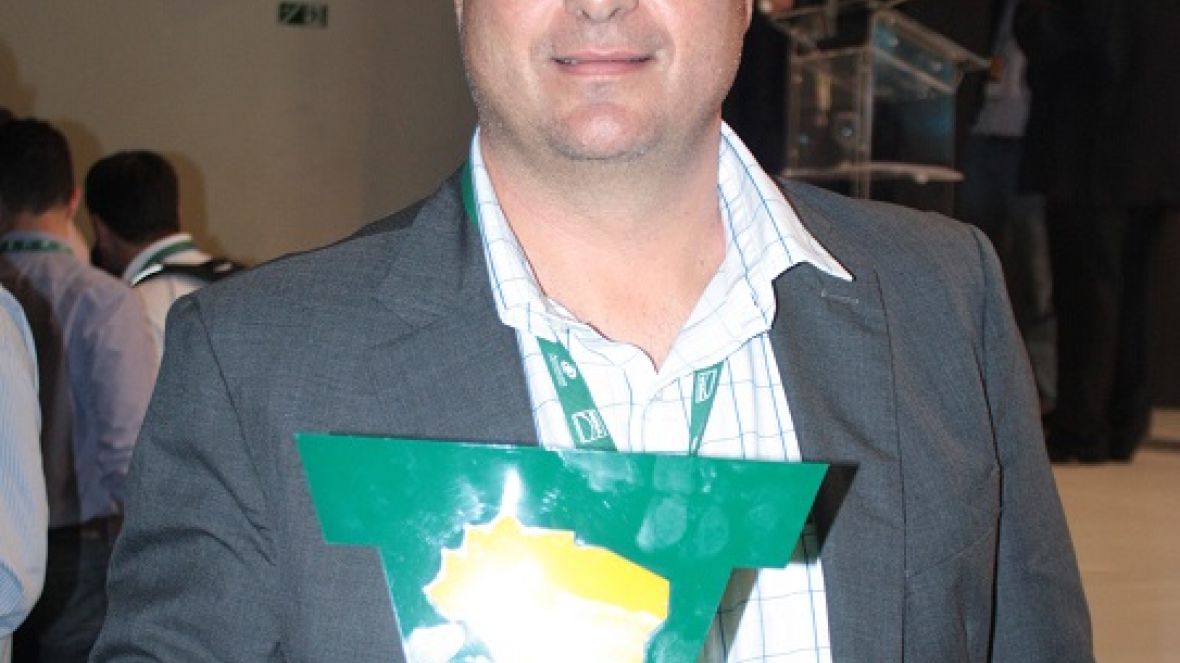 Presidente da ABCZ é homenageado na Interconf 2015