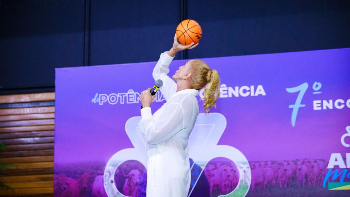 Durante palestra na ABCZ, Hortência reforça importância da proteína para atletas