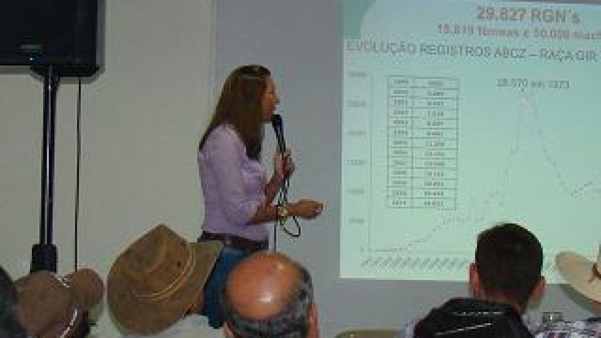 De olho na genética zebuína, criadores da República Dominicana confirmam presença na ExpoZebu 2012