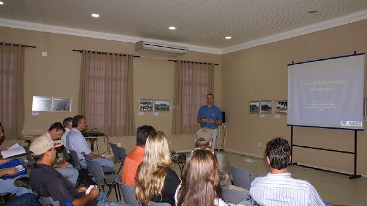 ABCZ realiza cursos gratuitos de Escrituração Zootécnica em Goiânia e Campo Grande