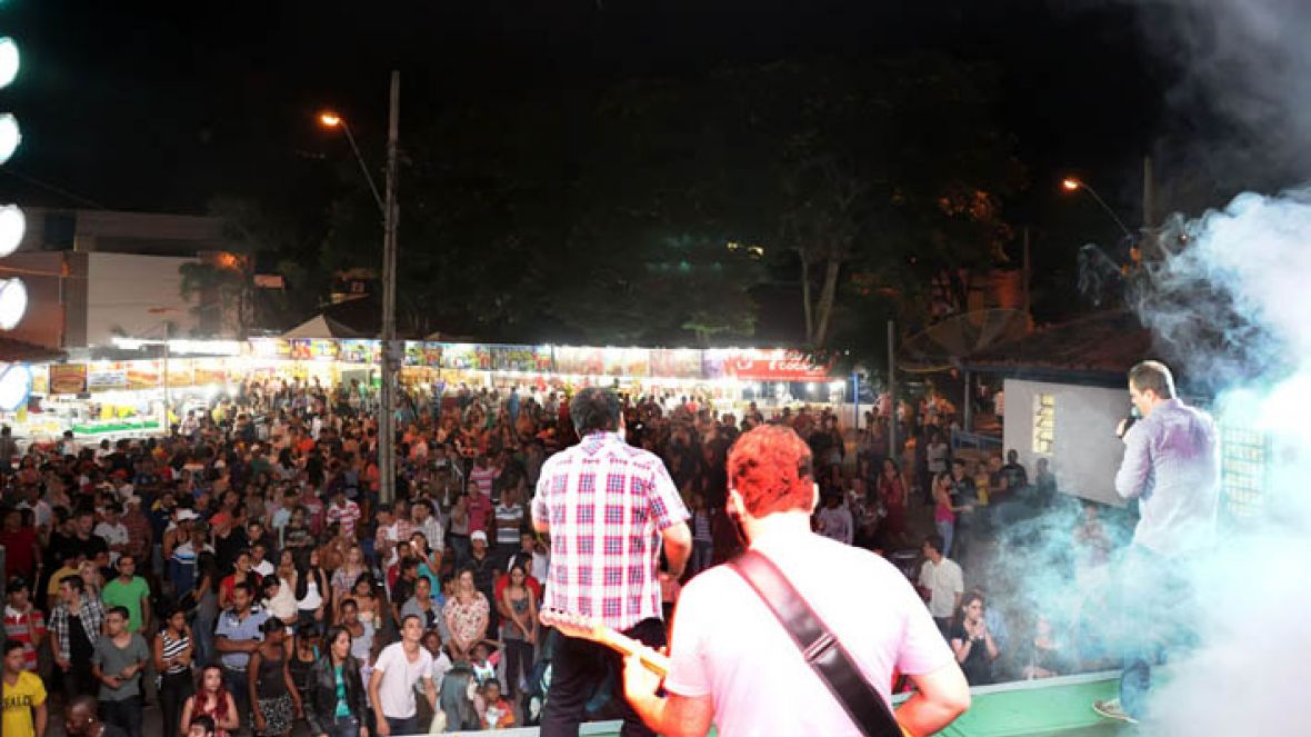 ExpoZebu 2012: Mais de 20 mil visitantes prestigiam primeiro dia de feira