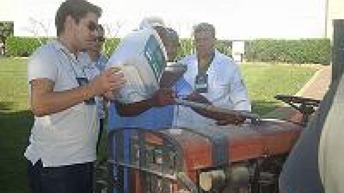 Futuros administradores de empresas conhecem as práticas sustentáveis da ABCZ