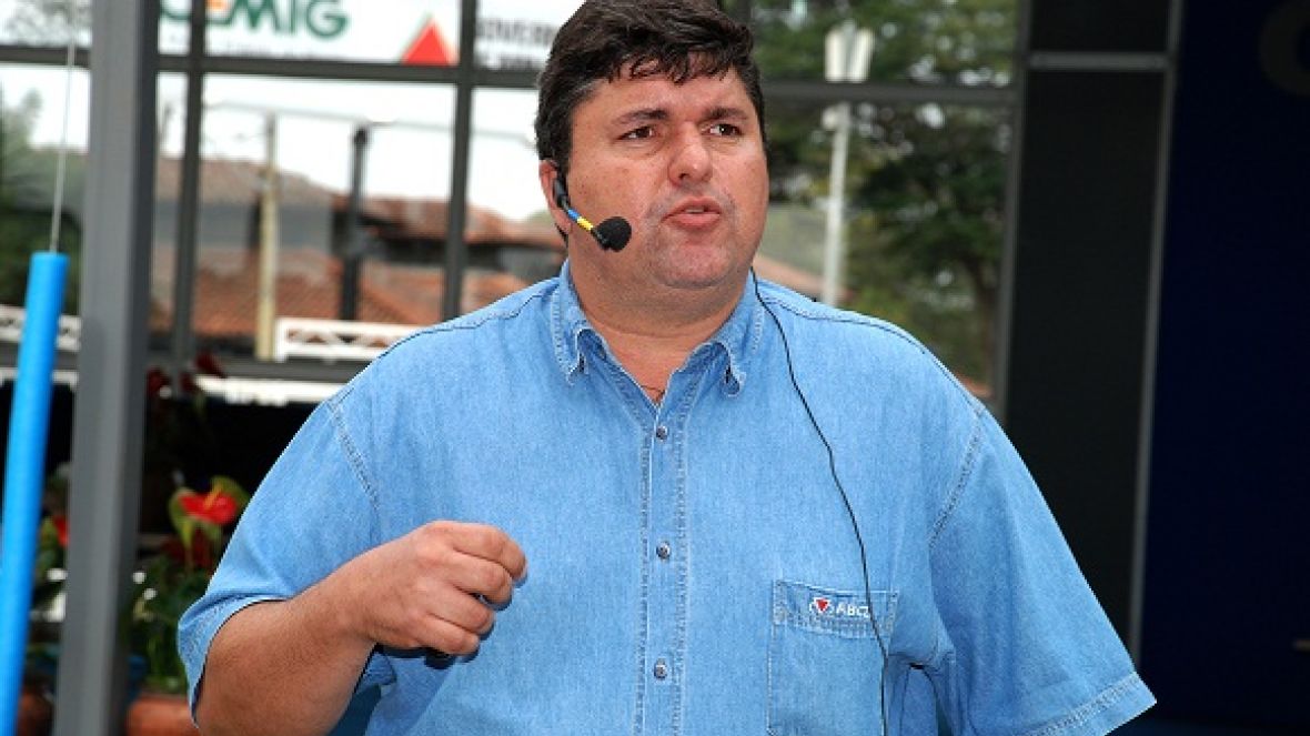 Superintendente da ABCZ ministra Curso de Seleção de Reprodutores Zebuínos