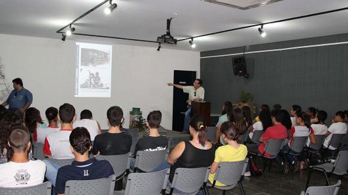 Adolescentes participam do projeto ?ABCZ para uma vida melhor?