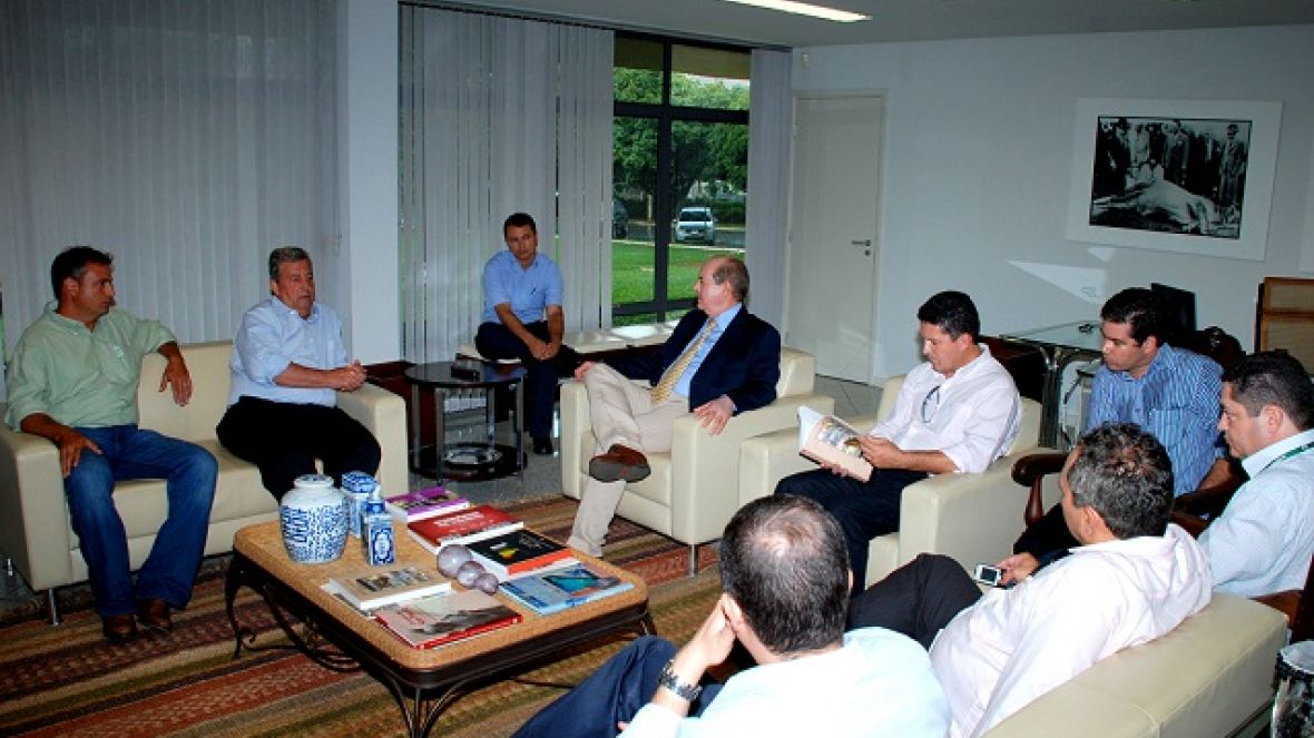 Secretário de Agricultura de MG visita sede da ABCZ