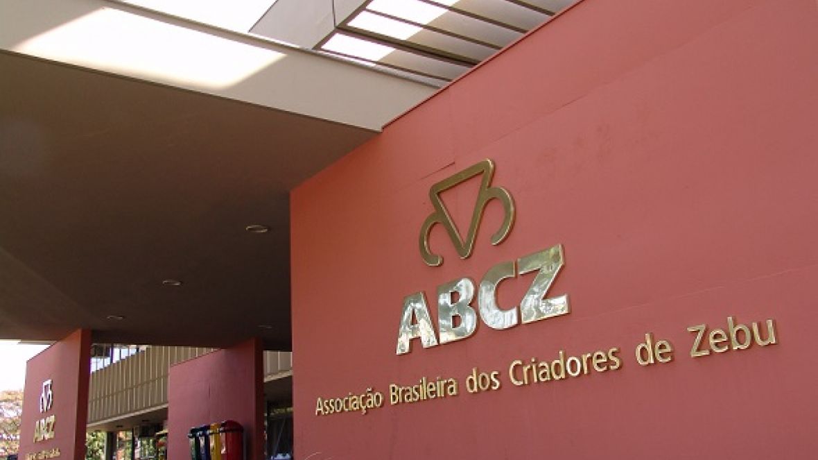 Associados da ABCZ participam de assembleia 