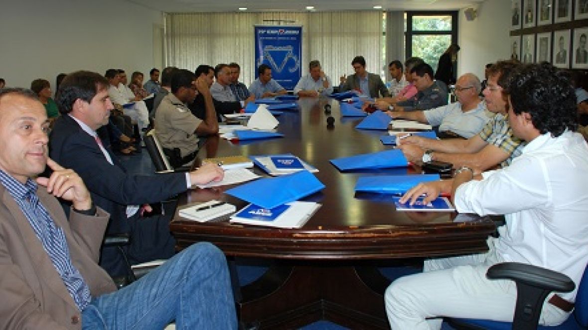 Representação civil e militar trabalha com ABCZ pelo sucesso da ExpoZebu 2013 