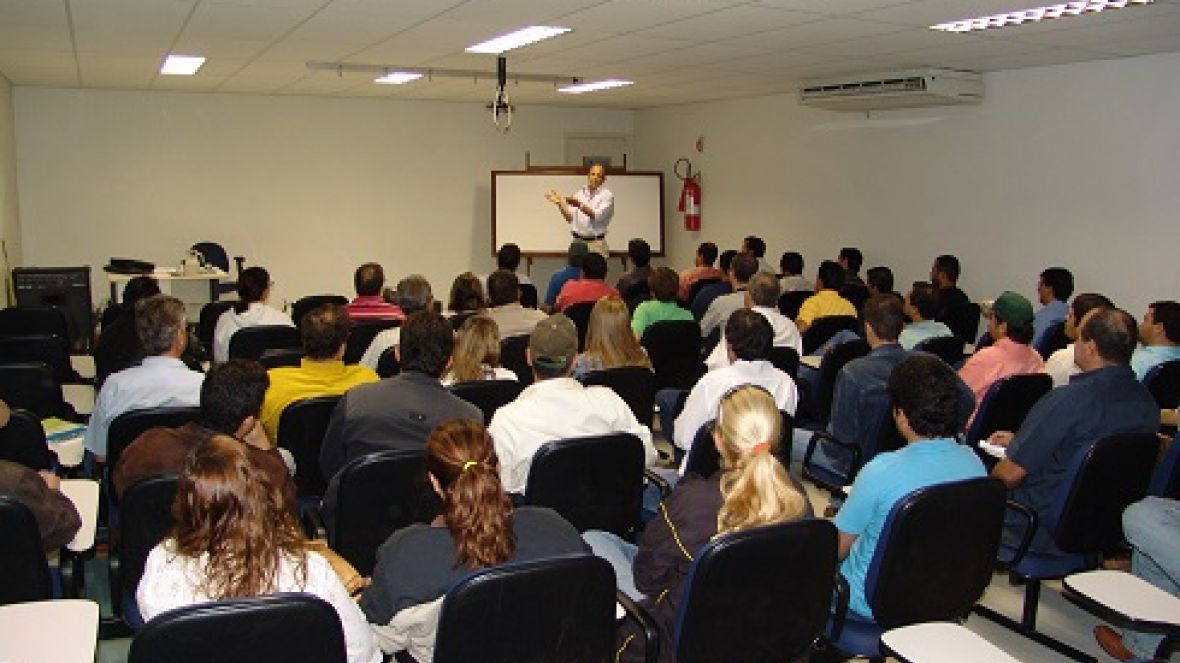 FAZU abre inscrições para cursos de graduação e pós-graduação