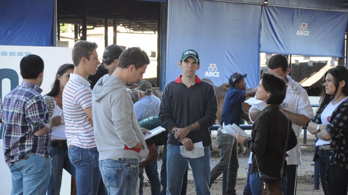 FAZU participa de mais uma edição da 79ª ExpoZebu