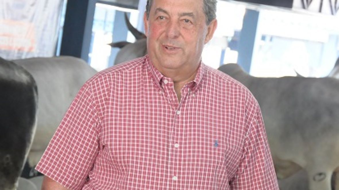 Presidente da ABCZ recebe Comenda ?Mário de Almeida Franco?