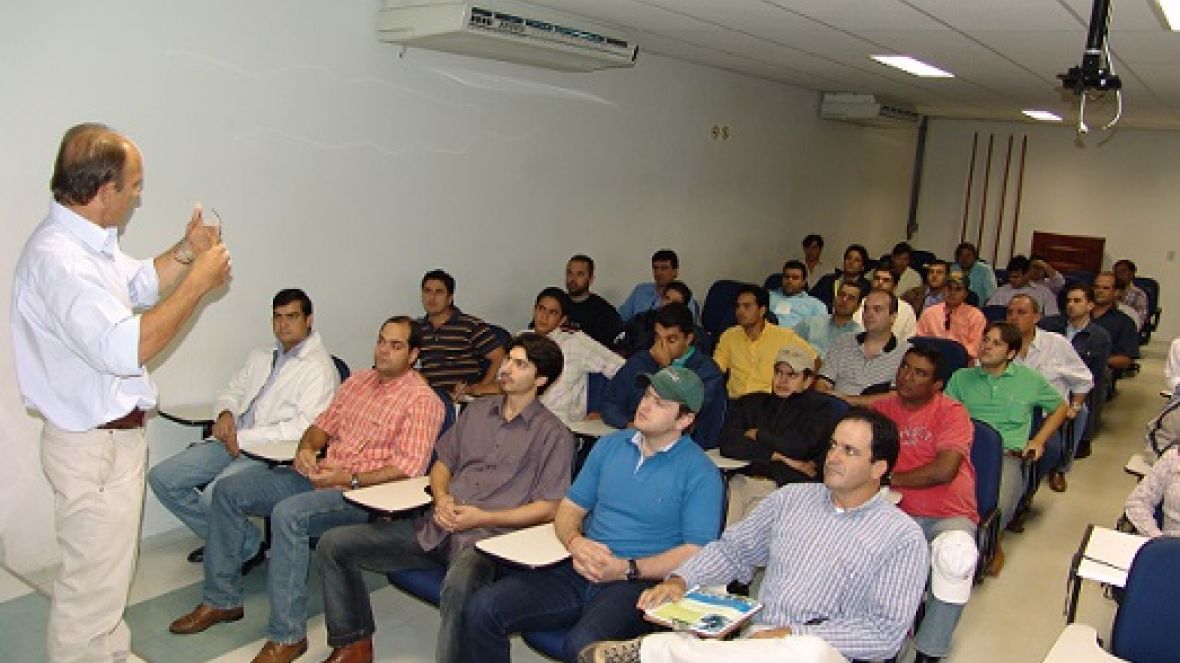 Inscrições continuam abertas para cursos de pós-graduação da FAZU