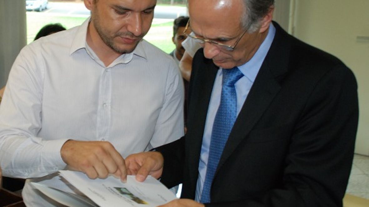 FAZU apresenta projeto de Biofábrica à Ministro da Agricultura 