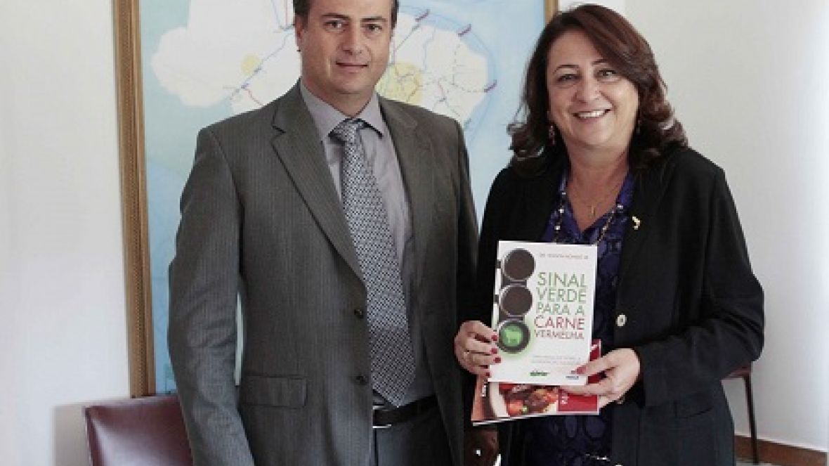 Senadora Kátia Abreu confirma presença para a ExpoZebu 80 anos