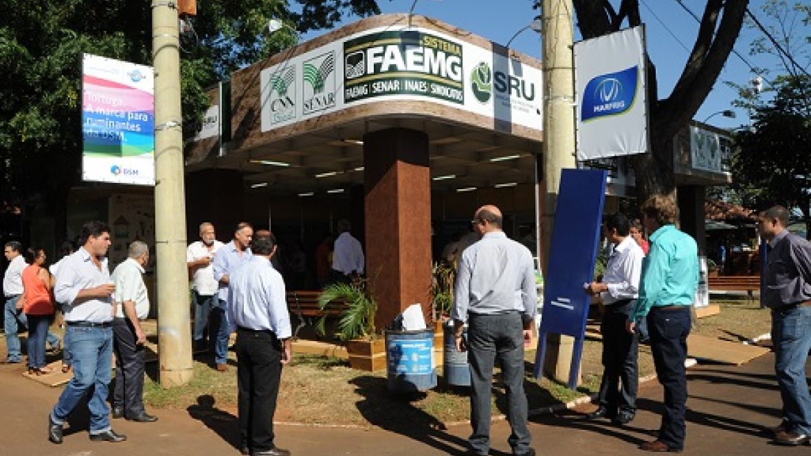 Senar apresenta Leite Legal MG durante a ExpoZebu 80 anos