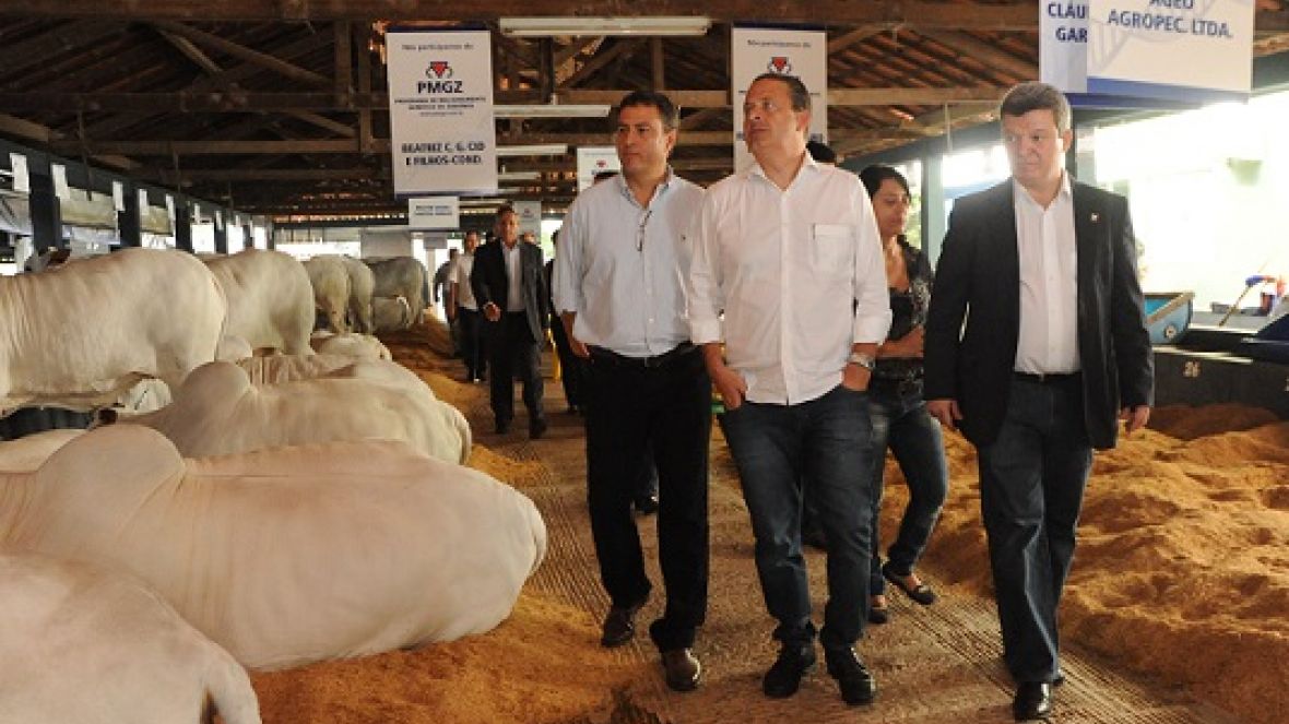 Eduardo Campos, pré-candidato à Presidência, visita a ExpoZebu 80 anos