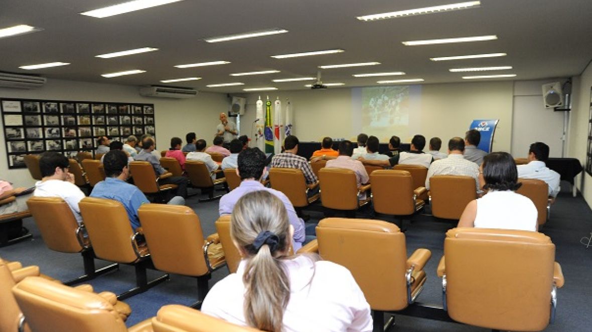 Curso da ABCZ reúne leiloeiros em Uberaba para troca de conhecimentos