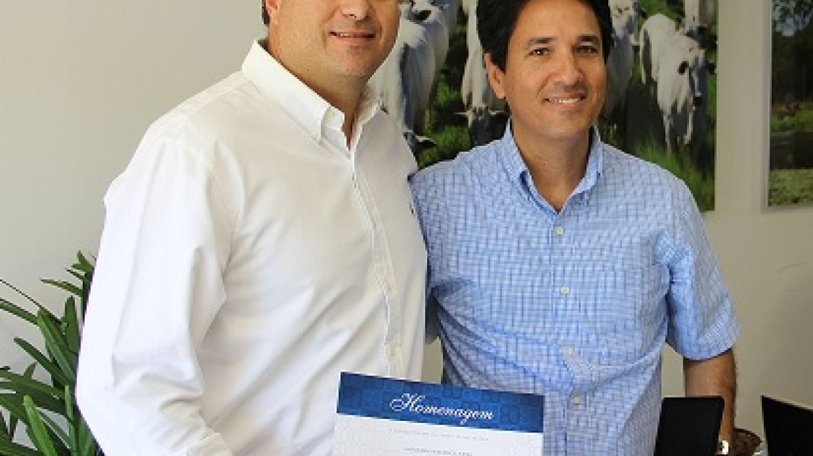 Criador recebe homenagem pelos 80 anos da ABCZ