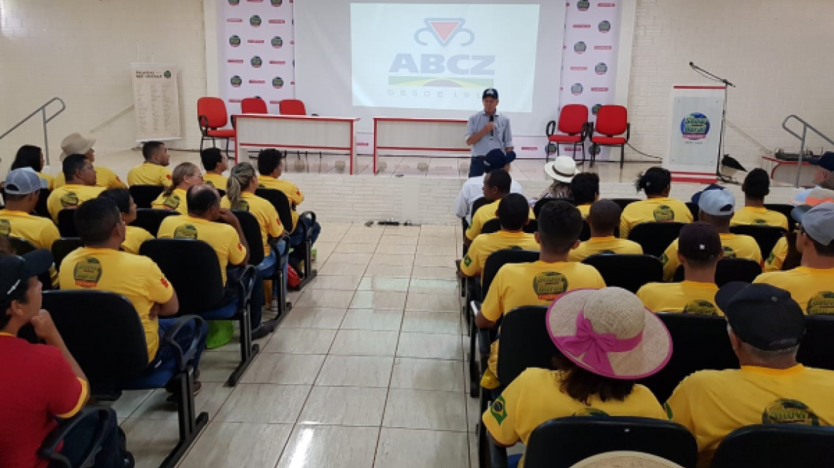 Presidente da ABCZ ministra palestra no Show Rural Coopavel
