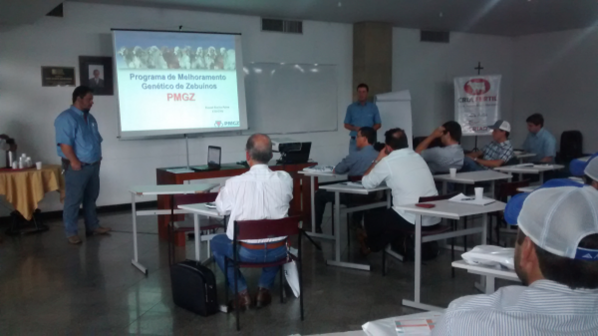 Técnicos da Alta Genetics participam de palestra sobre PMGZ