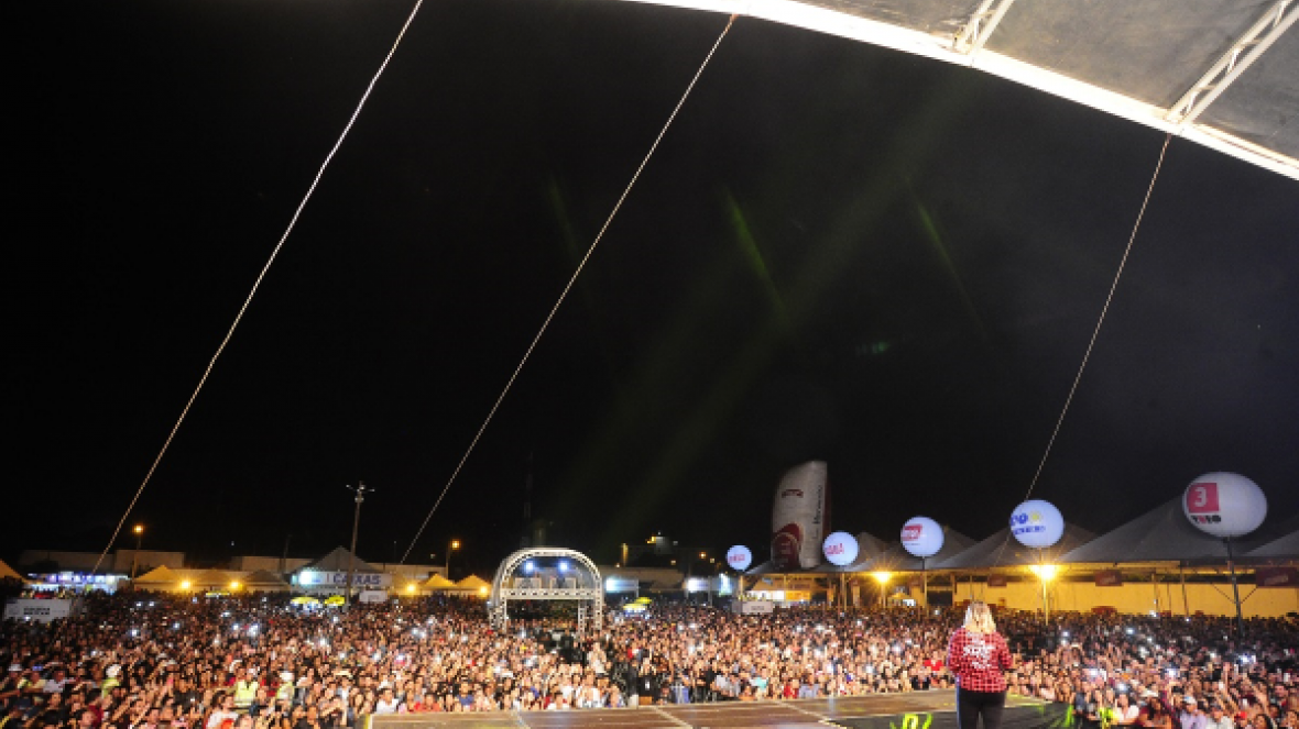 Marília Mendonça abre programação nacional de shows da ExpoZebu 2019