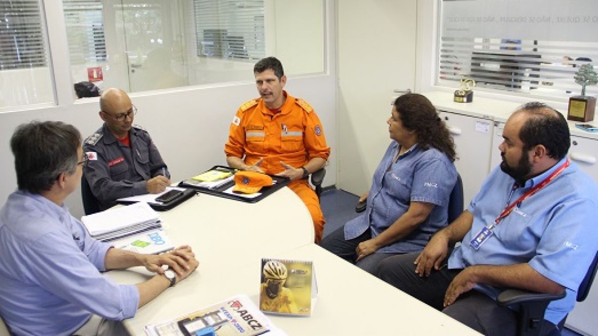 ABCZ recebe visita do Corpo de Bombeiros Militar para conscientização contra queimadas