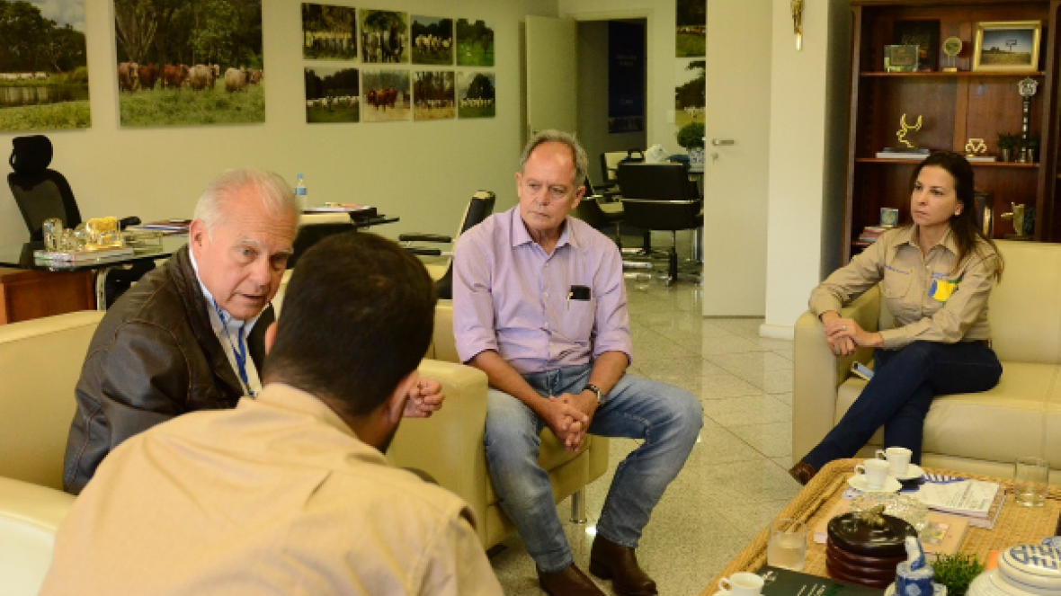 Presidente da ABCZ recebe político americano Javier Souto