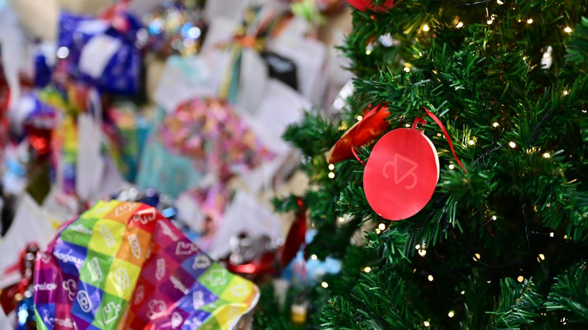 Corrente do bem: Associação dos Funcionários da ABCZ apadrinha mais de 140 cartinhas na campanha Papai Noel dos Correios