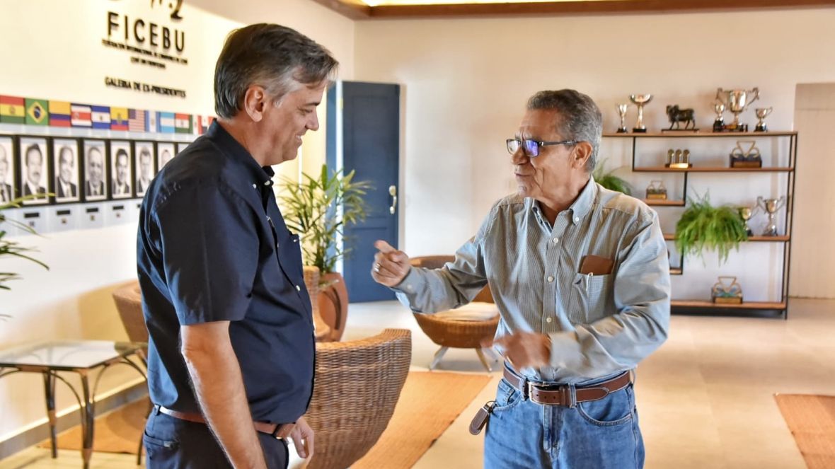 Chefe-Geral da Embrapa Gado de Corte marca presença na 90ª ExpoZebu e celebra parceria de 46 anos com a ABCZ