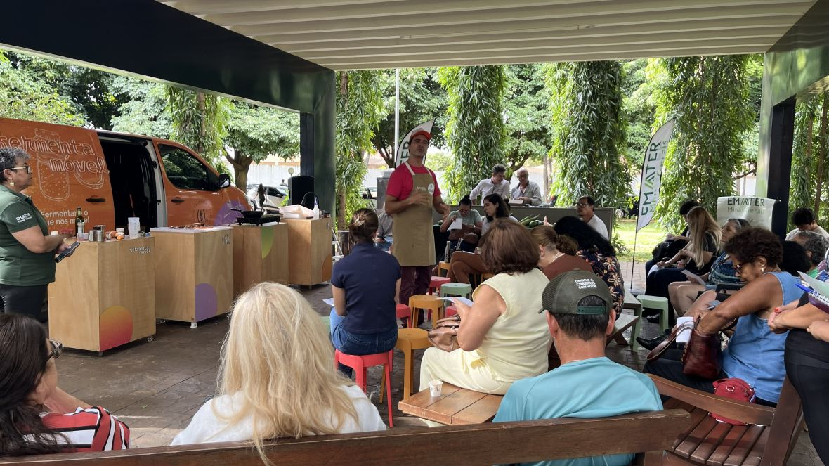 Com apoio da ABCZ Mulher, Fermenta Móvel promove capacitação em fermentação no Parque Fernando Costa