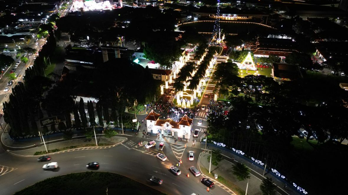 Emoção do público e homenagens a pioneiros na iluminação do Parque Fernando Costa marcam abertura oficial do ‘Natal dos Sonhos’
