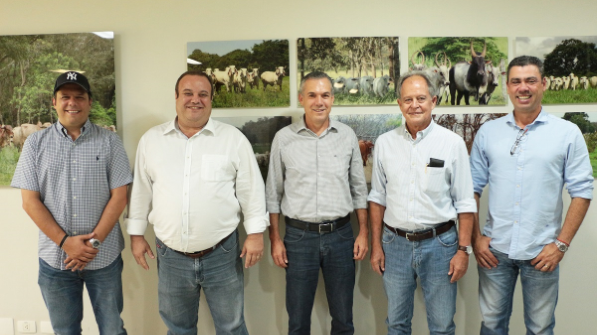 Deputado Zé Silva visita ABCZ e discute Funrural