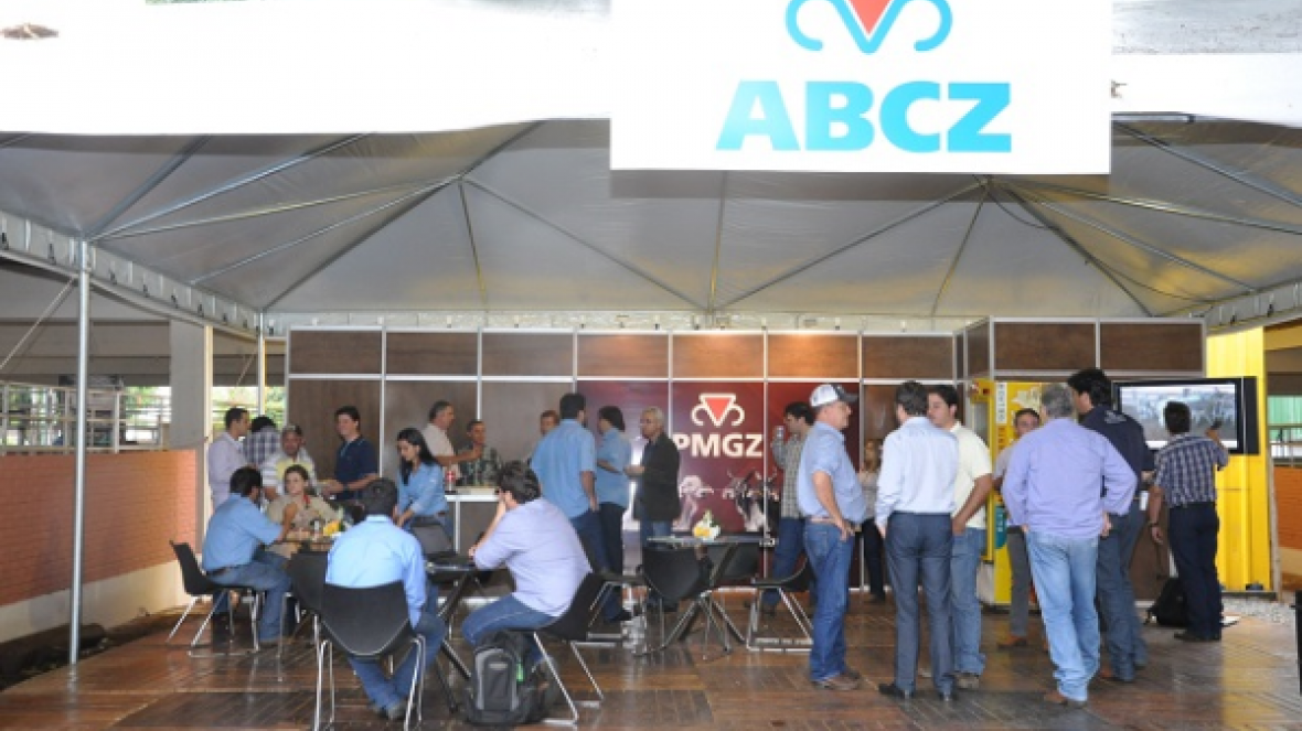ABCZ presente junto com associados, na Goiás Genética