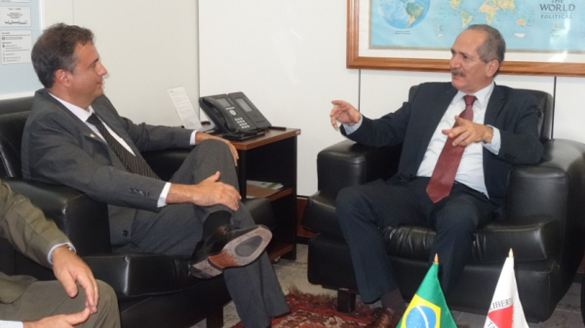 Ministro Aldo Rebelo cumpre agenda na ExpoZebu