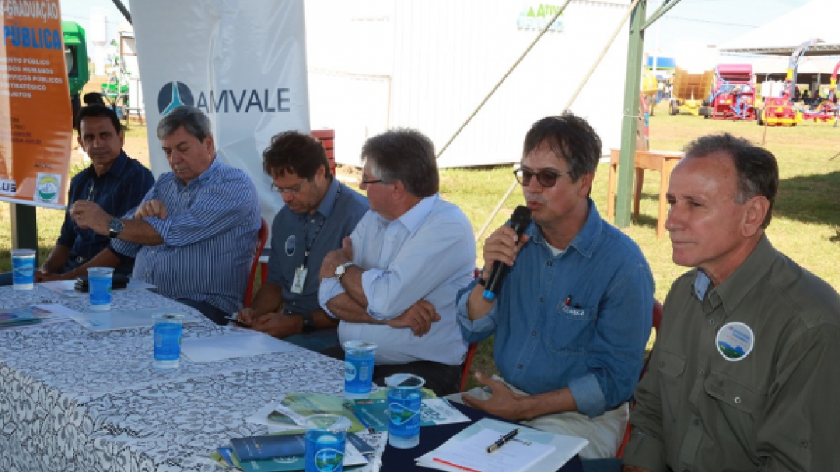 Prefeitos da Amvale se reúnem durante a ExpoZebu Dinâmica