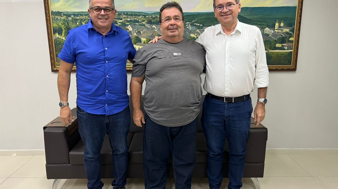 ABCZ e Girolando solicitam construção de mais dois pavilhões para animais da Expocrato, no Ceará