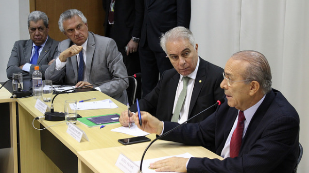 Governo deve facilitar licenciamento ambiental, diz Padilha