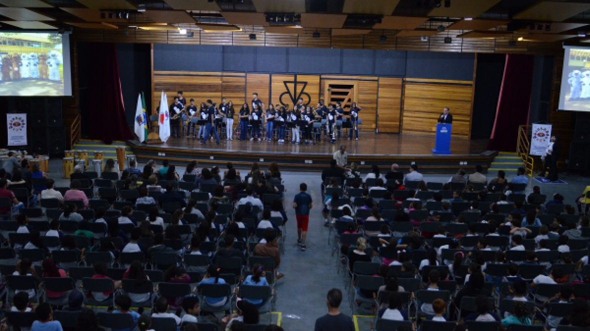 Lançamento da 6ª edição da ?Turma do Zebuzinho? reúne mais de 700 estudantes 