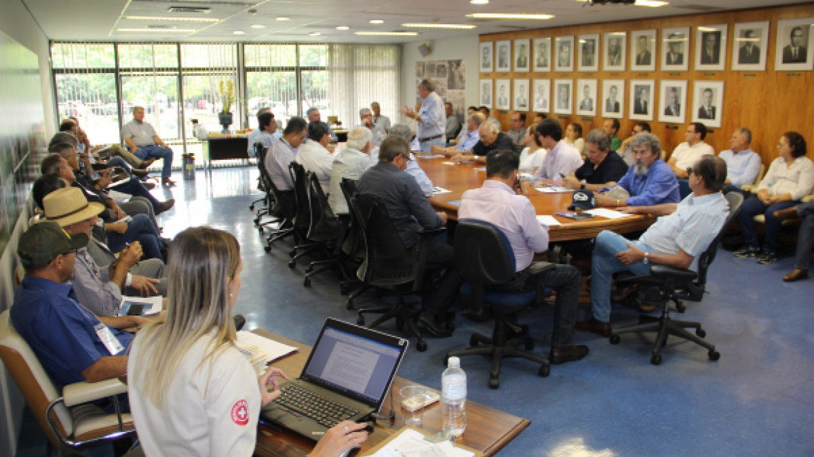 Diretoria da ABCZ e membros do Conselho Consultivo se reúnem durante a ExpoZebu