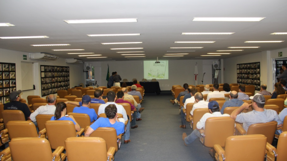 Sumário de Touros de Guzerá é lançado na ExpoZebu 2016