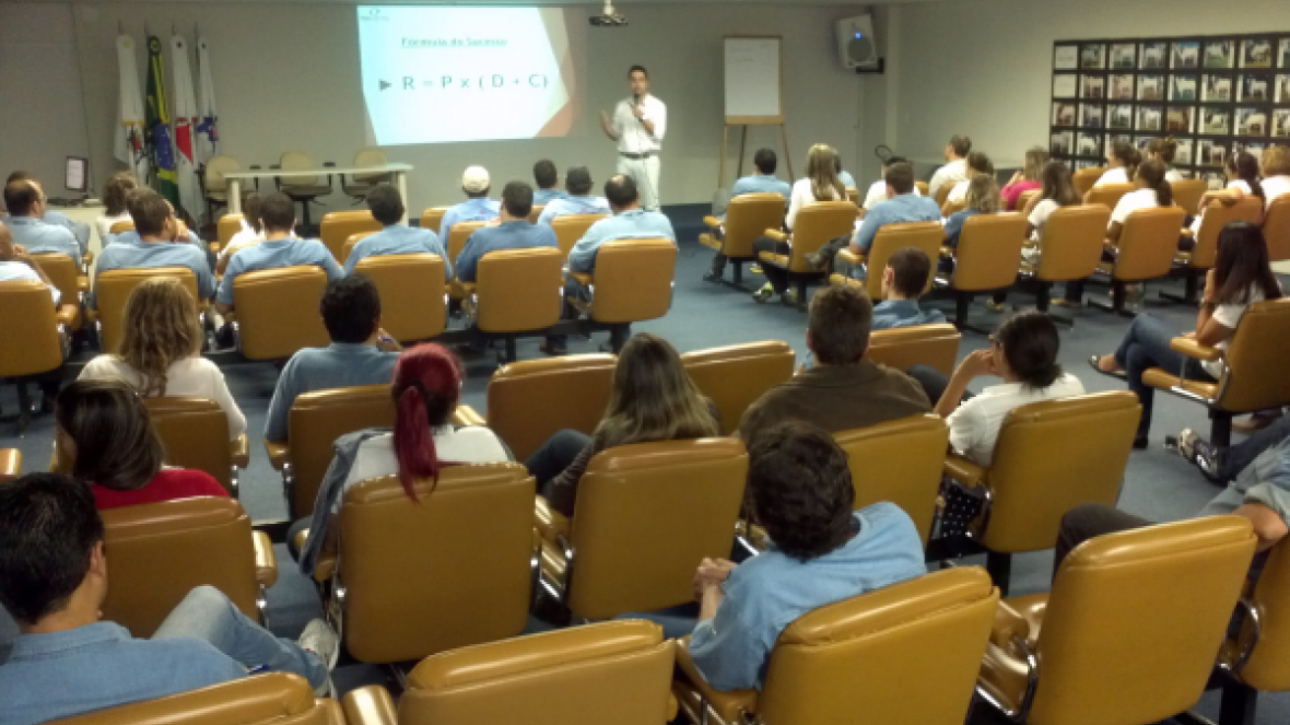 Colaboradores da ABCZ recebem treinamento contínuo