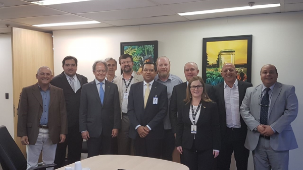 ABCZ e Embrapa assinam parceria e anunciam início da seleção genômica de zebuínos