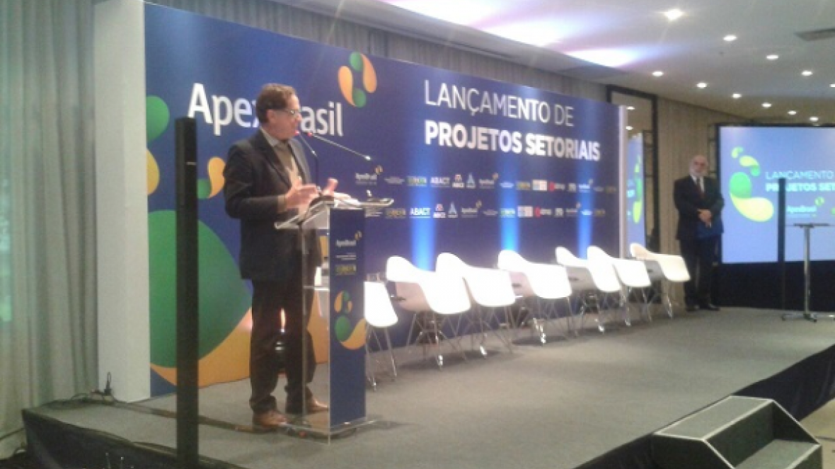 Apex-Brasil renova convênio com ABCZ