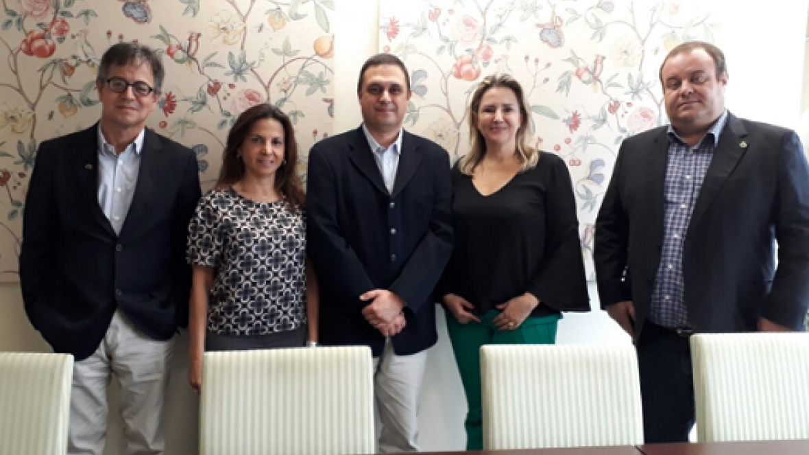 Diretores da ABCZ se reúnem com representante de um dos maiores bancos Europeus 